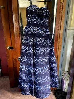 Vera wang Blue Size 6 Black Tie Straight Dress on Queenly