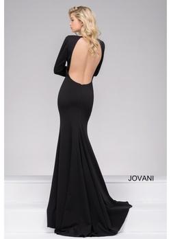 Jovani Black Size 2 Straight Dress on Queenly