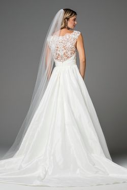 Style 18722 Wtoo White Size 14 Floor Length Plus Size Wedding A-line Dress on Queenly