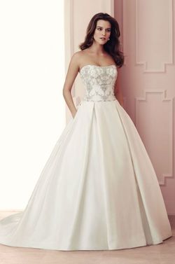 Style 4511 Paloma Blanca White Size 10 Wedding Floor Length Vintage Ball gown on Queenly