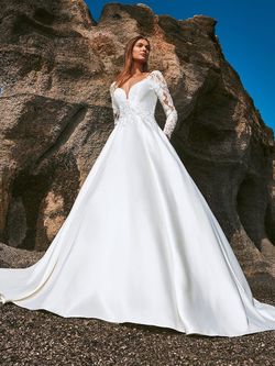 Style BANGIOS Pronovias White Size 6 Bridgerton Silk Ball gown on Queenly