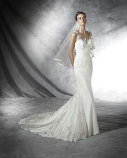Style PRESEA Pronovias White Size 8 Flare Floor Length Mermaid Dress on Queenly