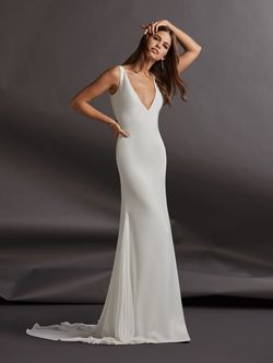 Style PWD 02 Pronovias White Size 8 Floor Length V Neck Cut Out Mermaid Dress on Queenly
