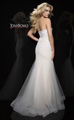 Style TB117356 Tony Bowls White Size 6 Tulle Mermaid Dress on Queenly