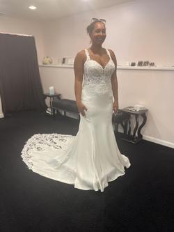 Stella York White Size 14 Wedding Plunge Straight Dress on Queenly