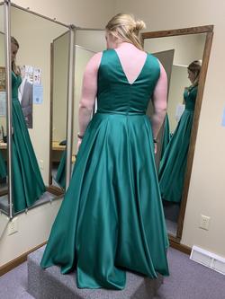 Green Size 16 Ball gown on Queenly