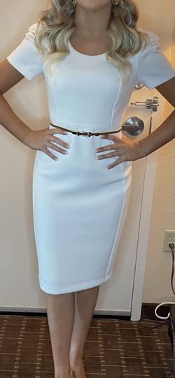 Calvin Klein White Size 2 Belt Cocktail Dress on Queenly