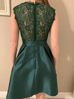 JJs House Green Size 4 Midi Cocktail Dress on Queenly