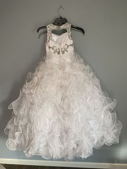 White Size 0 Ball gown on Queenly