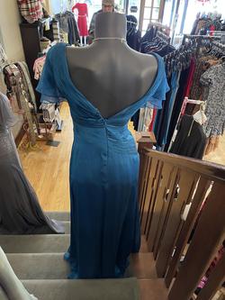 Mon Cheri Blue Size 4 Teal Prom Black Tie V Neck Straight Dress on Queenly