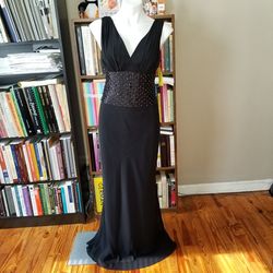 Style 40948 Cachet Black Size 6 Plunge Sequin Straight Dress on Queenly