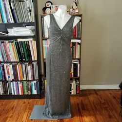 Scott McClintock Silver Size 8 Gray Straight Dress on Queenly