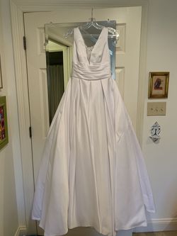 David's Bridal White Size 6 Floor Length Cotillion Ball gown on Queenly