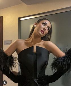 Michael Costello Black Size 2 Midi Feather Medium Height Belt Interview Cocktail Dress on Queenly