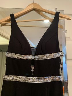 Sherri Hill Black Tie Size 4 Side slit Dress on Queenly