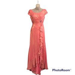 Mystique Pink Size 4 Prom Straight Dress on Queenly