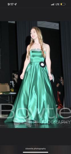 Sherri Hill Green Size 6 Floor Length Pageant Ball gown on Queenly