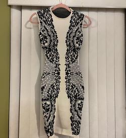 BCBGMAXAZRIA Black Size 0 70 Off Cocktail Dress on Queenly