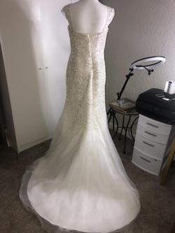 David's Bridal White Size 12 Floor Length Mermaid Dress on Queenly