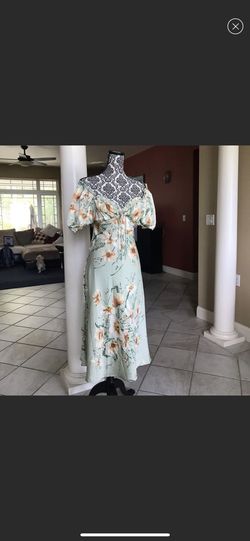 ON HOLD Green Size 2 Floral Silk Floor Length Straight Dress on Queenly