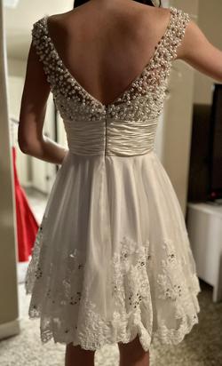 Sherri Hill White Size 4 Lace Cocktail Dress on Queenly