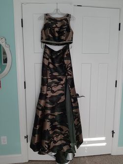 Multicolor Size 10.0 Side slit Dress on Queenly