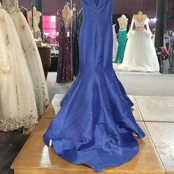 Tarik Ediz Formal Gown Blue Size 4 Floor Length Mermaid Dress on Queenly