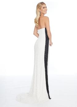 Style 1852 Ashley Lauren White Size 6 Ivory Sweetheart Side slit Dress on Queenly