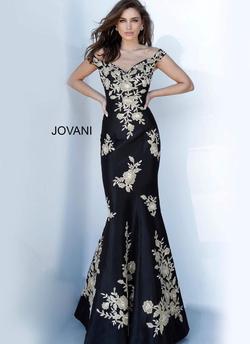 Style 00635 Jovani Black Size 6 Straight Dress on Queenly