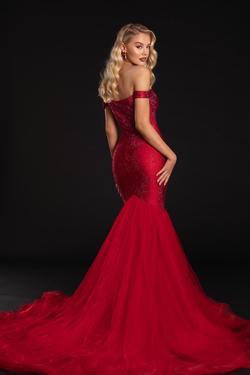 Style PS21251 Portia and Scarlett Red Size 8 Sequin Tulle Mermaid Dress on Queenly