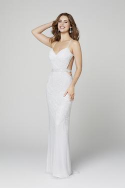 Style 3406 Primavera White Size 4 Prom Straight Dress on Queenly