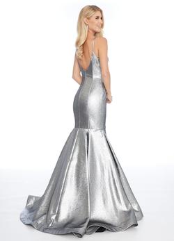 Style 1860 Ashley Lauren Silver Size 4 Spaghetti Strap Flare Mermaid Dress on Queenly
