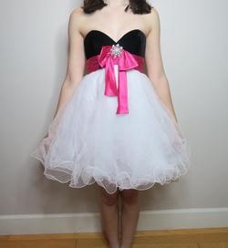 Sherri Hill Black Size 2 Hot Pink Tulle Cocktail Dress on Queenly