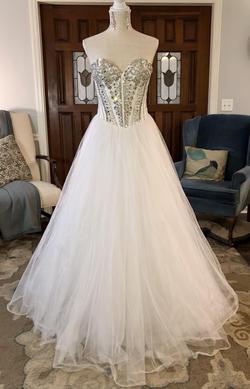 Sherri Hill White Size 6 Ball gown on Queenly