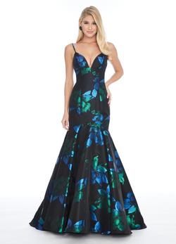 Style 1805 Ashley Lauren Green Size 8 Pageant Mermaid Dress on Queenly