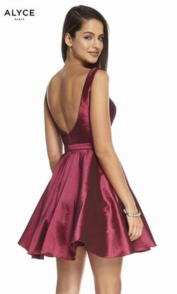 Style 1449 Alyce Paris Red Size 2 Burgundy Cocktail Dress on Queenly