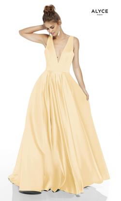 Style 60707 Alyce Paris Yellow Size 20 Plus Size Ball gown on Queenly