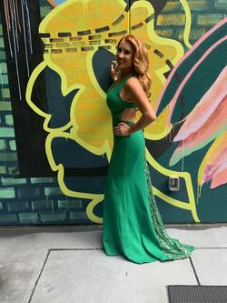 Sherri Hill Green Size 6 Floor Length Emerald Straight Dress on Queenly