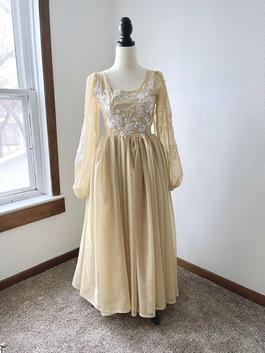 Nude Size 4 Train Dress on Queenly