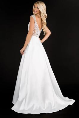 Style 2300 Nina Canacci White Size 12 A-line Dress on Queenly