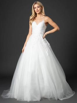 Style 5200 Nina Canacci White Size 18 Ball gown on Queenly