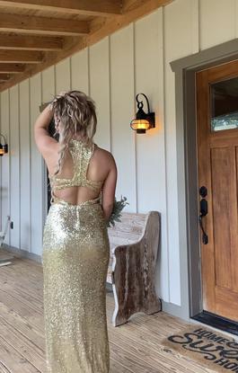 B darlin Gold Size 6 Prom Straight Dress on Queenly