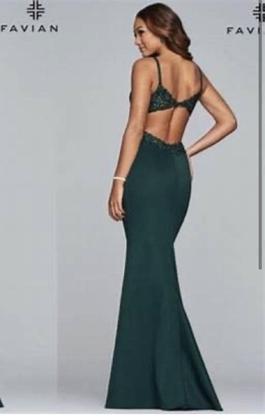 Faviana Green Size 8 Prom Straight Dress on Queenly