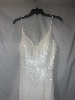 B. Smart White Size 6 $300 Straight Dress on Queenly