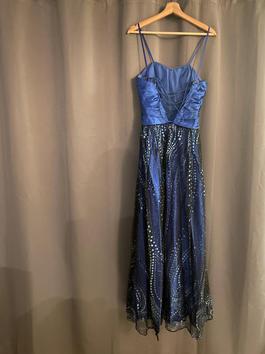 Hailey Logan Blue Size 4 Prom Party Homecoming Train Dress on Queenly