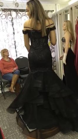 Ellie Wilde Black Size 6 Floor Length Prom Mermaid Dress on Queenly