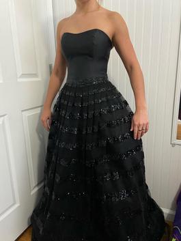 Sherri Hill Black Tie Size 2 Floor Length Ball gown on Queenly