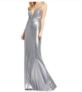 Mac Duggal Silver Size 2 V Neck Polyester $300 Ball gown on Queenly