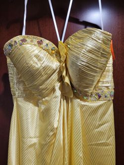 Style 75627 Mac Duggal Yellow Size 22 50 Off Silk Satin A-line Dress on Queenly