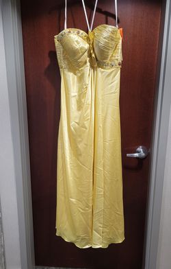 Style 75627 Mac Duggal Yellow Size 22 50 Off Shiny A-line Dress on Queenly